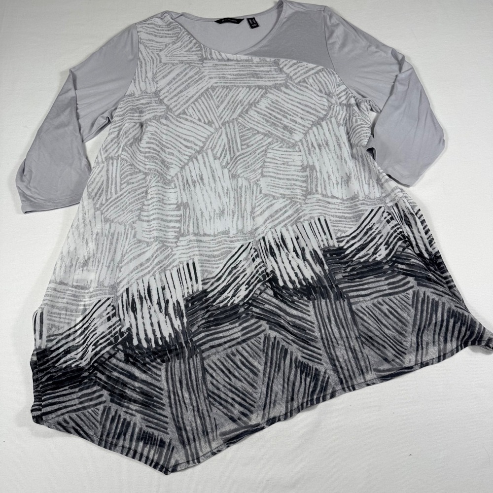 H by Halston Tunic Top L Grey Abstract Geometric Sharkbite Layered 3/4 Sleeve